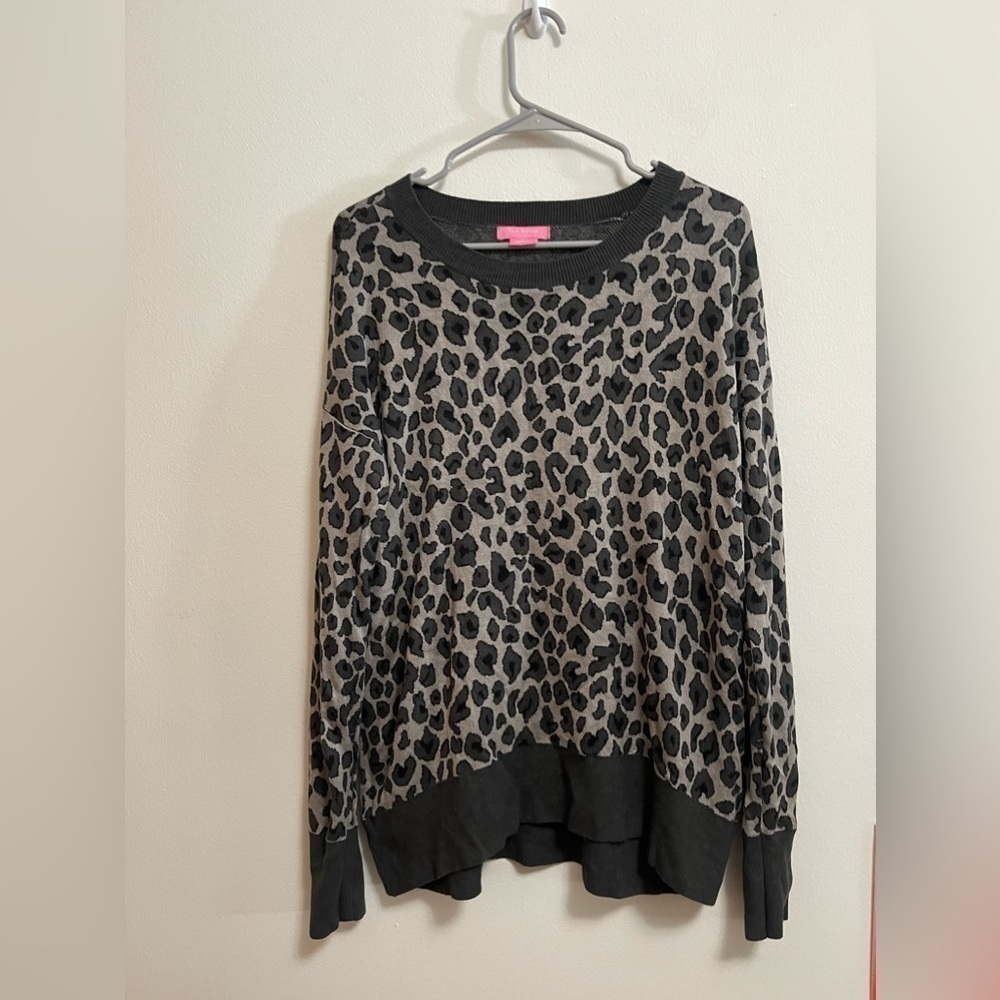 Isaac Mizrahi - Black Gray Leopard Print Long Sleeve Crew Neck Sweater -‎ Size L